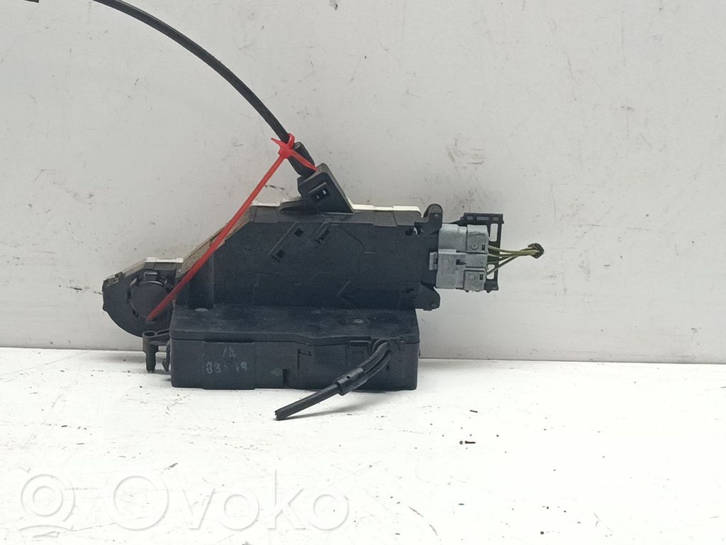 Renault Grand Modus Priekšpusē slēdzene 