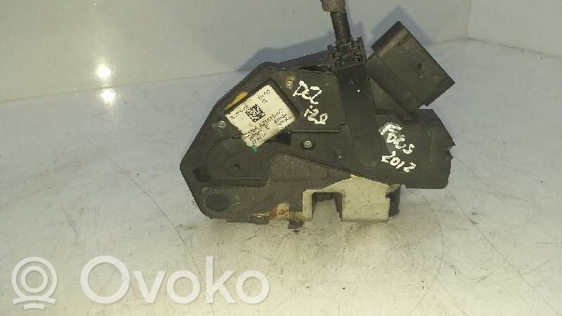 Ford Focus Priekšpusē slēdzene 
