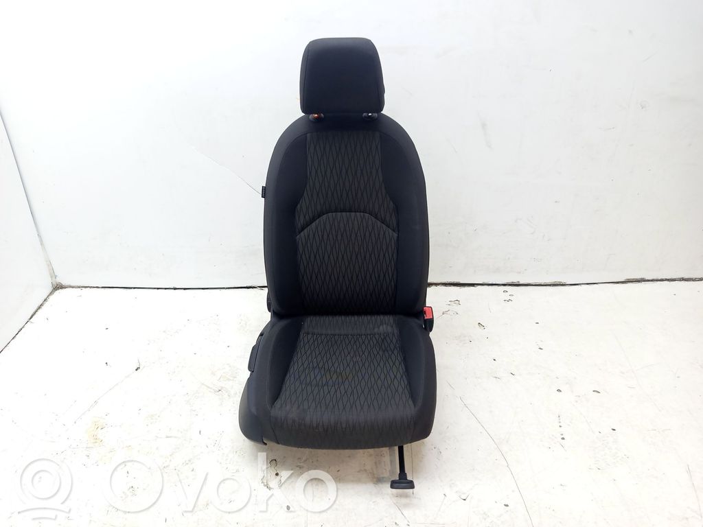 Seat Leon (5F) Etumatkustajan istuin 