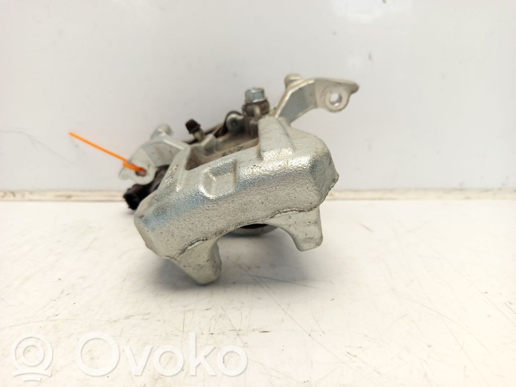 Toyota Corolla E160 E170 Tylny zacisk hamulcowy 