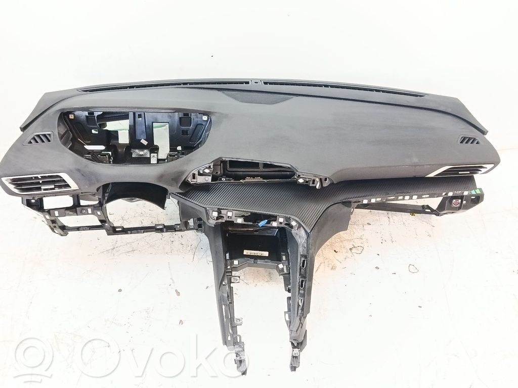 Peugeot 3008 II Bord 
