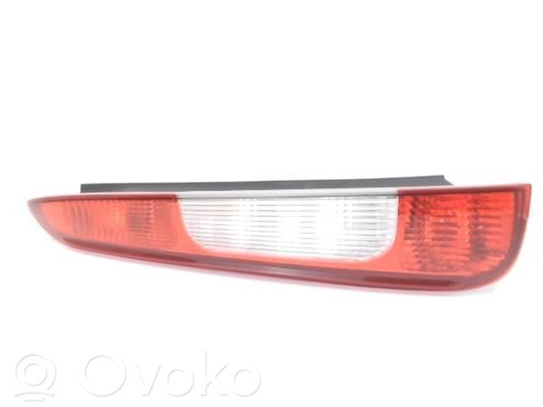 Ford Focus Aizmugurējais lukturis virsbūvē 