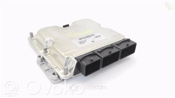 Mitsubishi Space Runner Engine control unit/module 