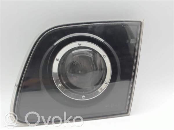 Mazda 3 I Galinis žibintas dangtyje 