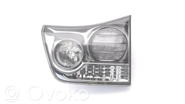 Lexus RX 450H Aizmugurējais lukturis pārsegā 