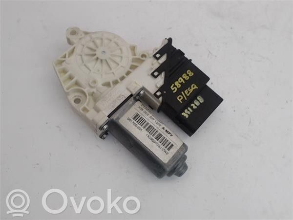 Volkswagen Touran I Moteur de lève-vitre de porte arrière 