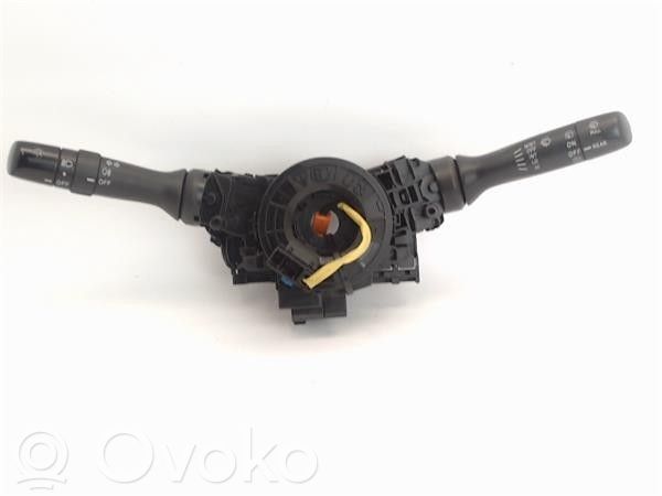 Toyota Yaris Manetka / Przełącznik kierunkowskazów