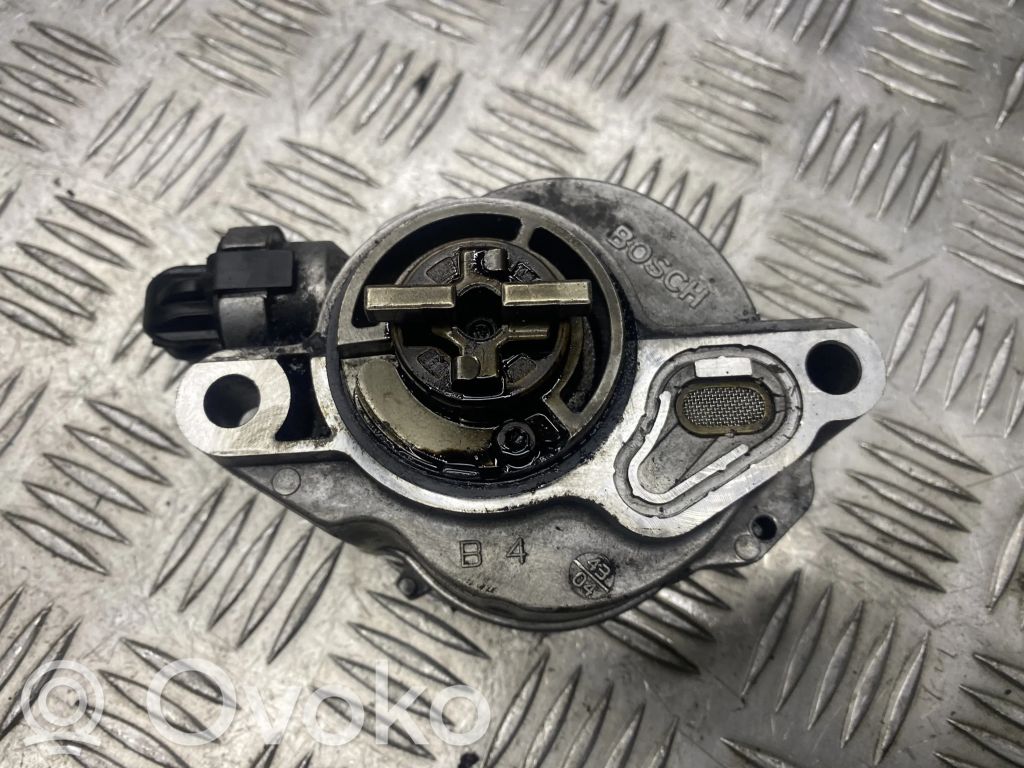 Ford Focus C-MAX Vacuum pump 