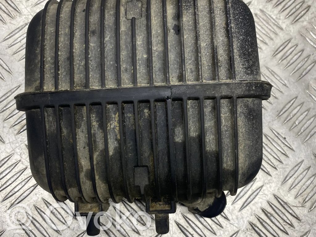 Audi A4 S4 B7 8E 8H Tyhjiösäiliö 