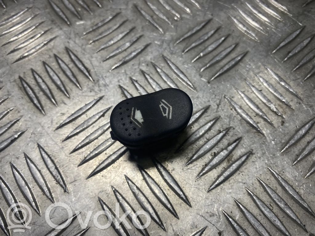 Ford Focus Electric window control switch 