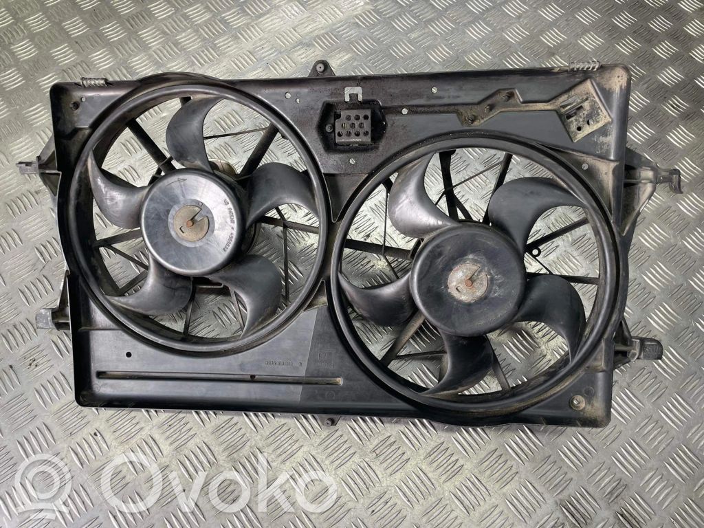 Ford Focus Radiator cooling fan shroud 