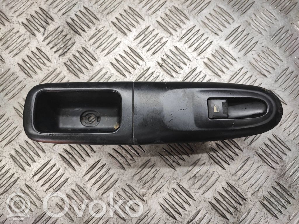 Peugeot 406 Electric window control switch 