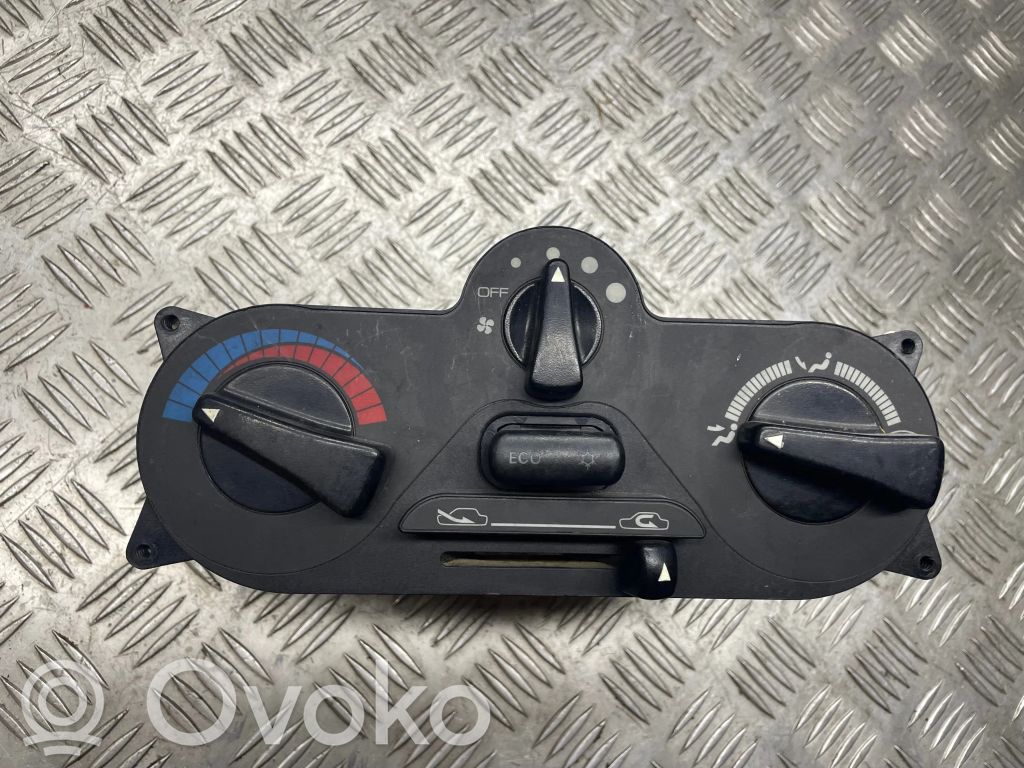 Mitsubishi Carisma Climate control unit 