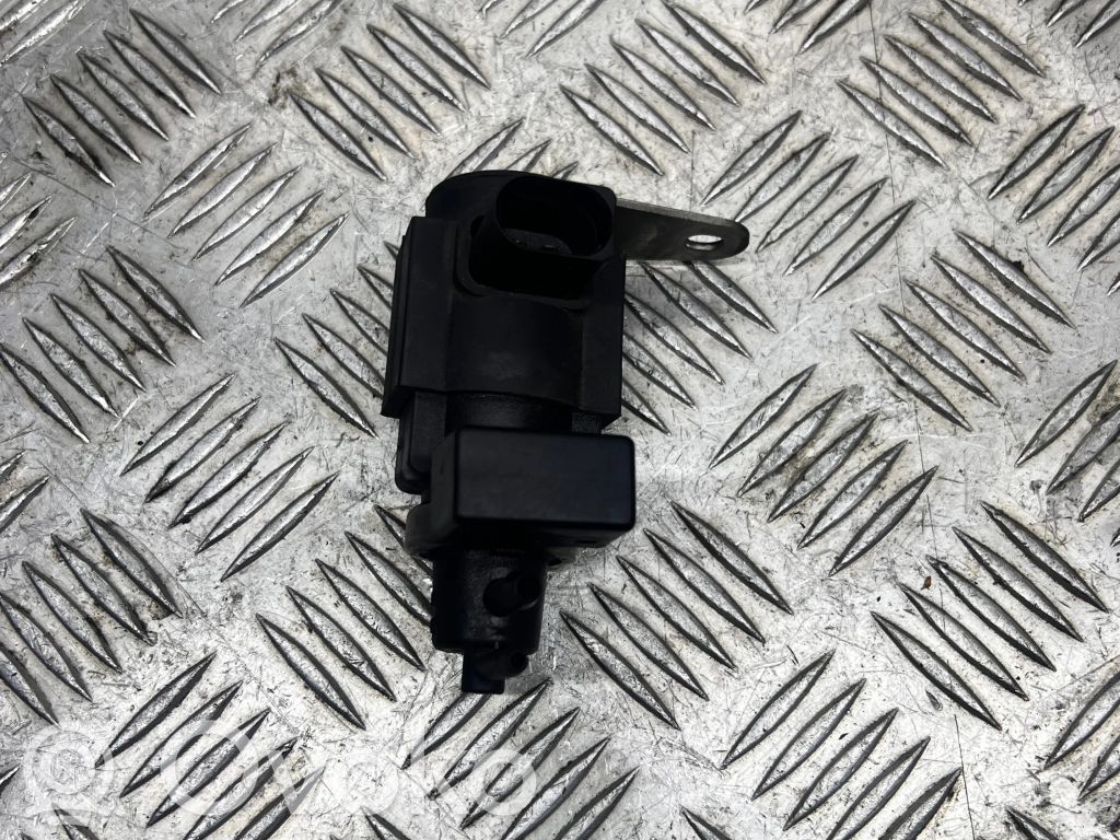 Audi A8 S8 D3 4E Electroválvula del turbo 