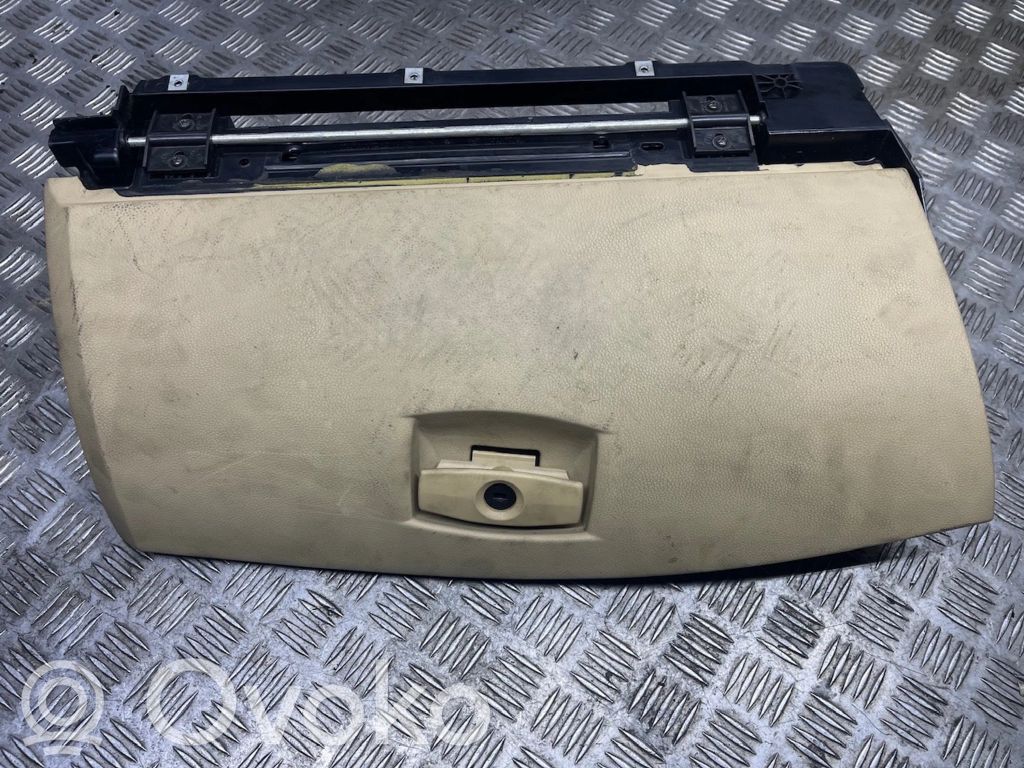 Glove box   7034080,121451,31435,31433