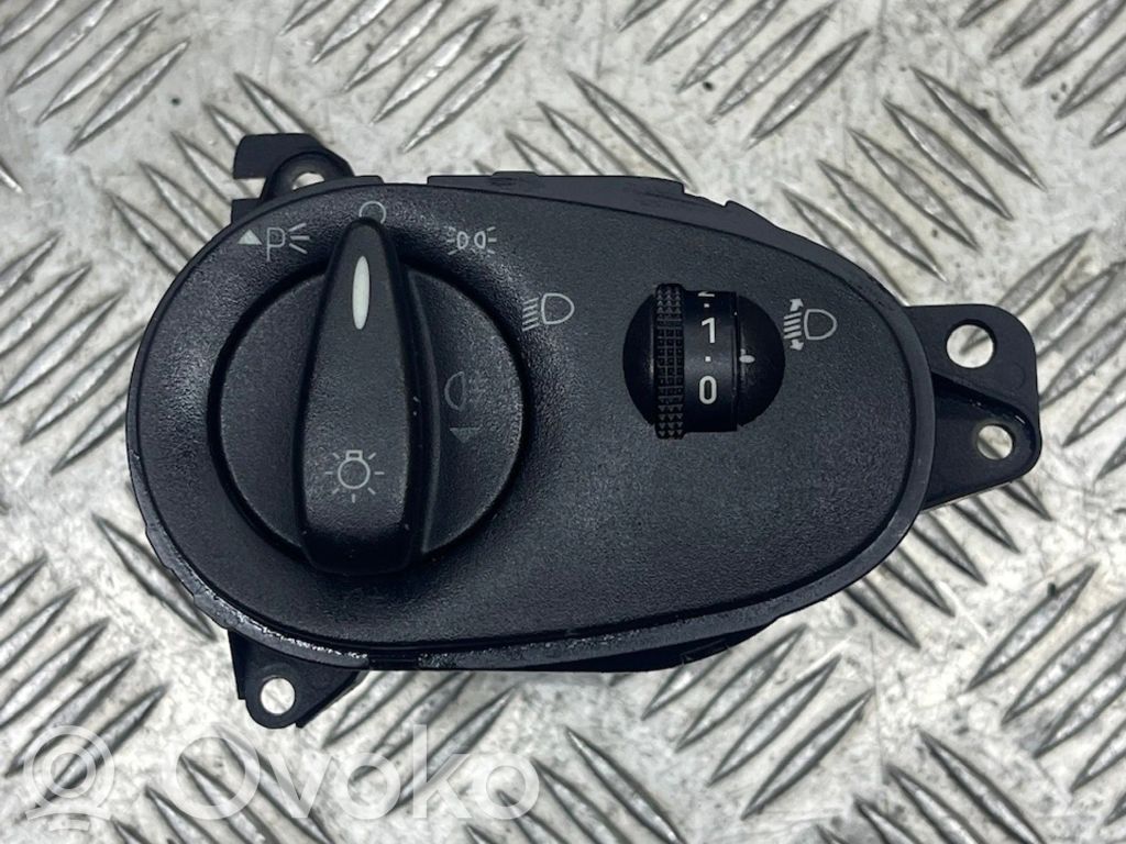 Ford Focus Light switch 