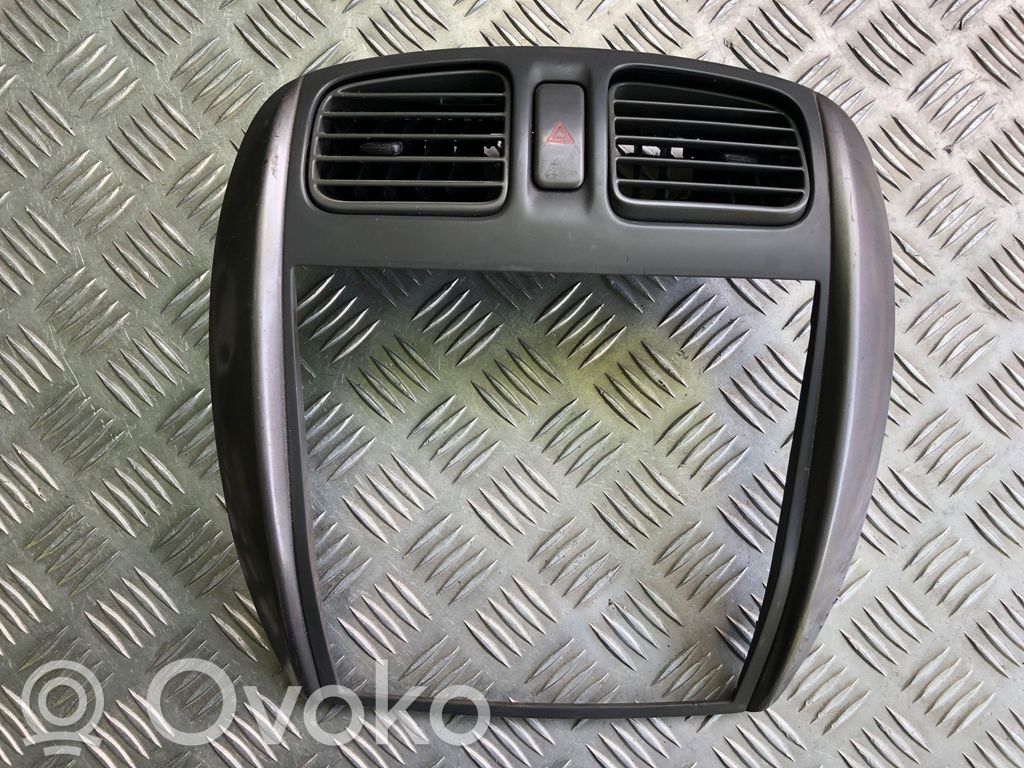 Mazda Premacy Centrinės oro grotelės 