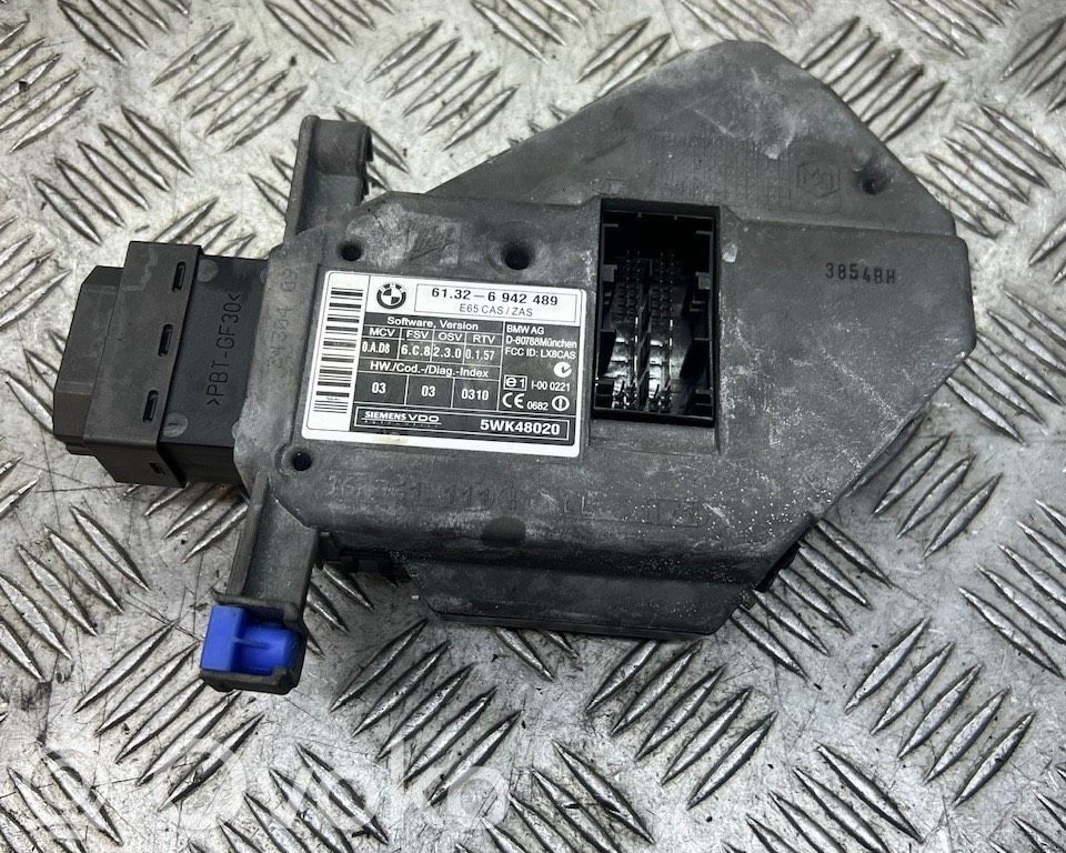 BMW 7 E65 E66 Užvedimo spynelė 