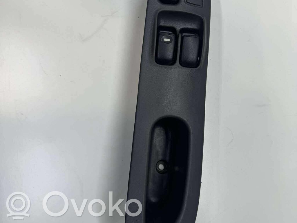 Mitsubishi Colt Electric window control switch 