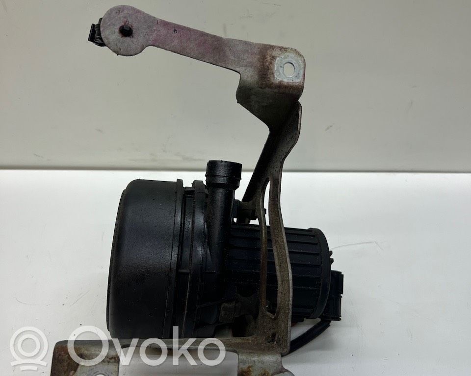 BMW 5 E60 E61 Antrinis oro siurblys 
