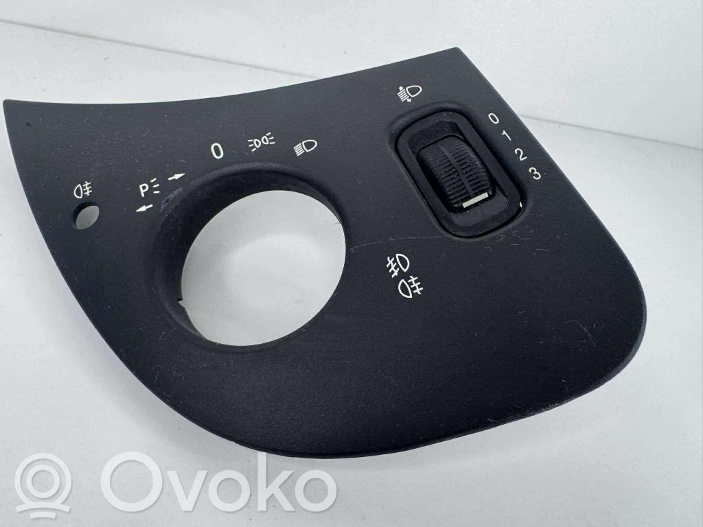 Mercedes-Benz A W168 Przycisk / Pokrętło regulacji świateł 