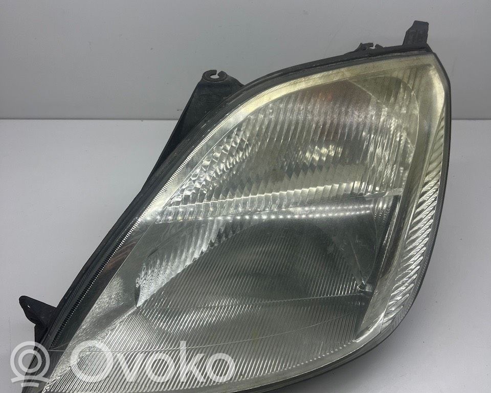 Ford Fiesta Headlight/headlamp 