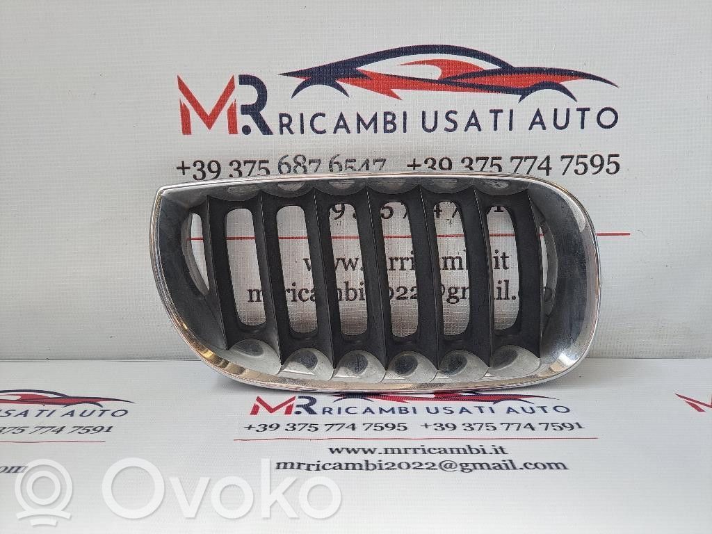 BMW X3 E83 Front bumper upper radiator grill 