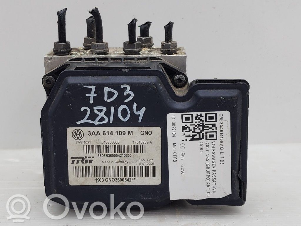 Volkswagen PASSAT B7 Bomba de ABS 
