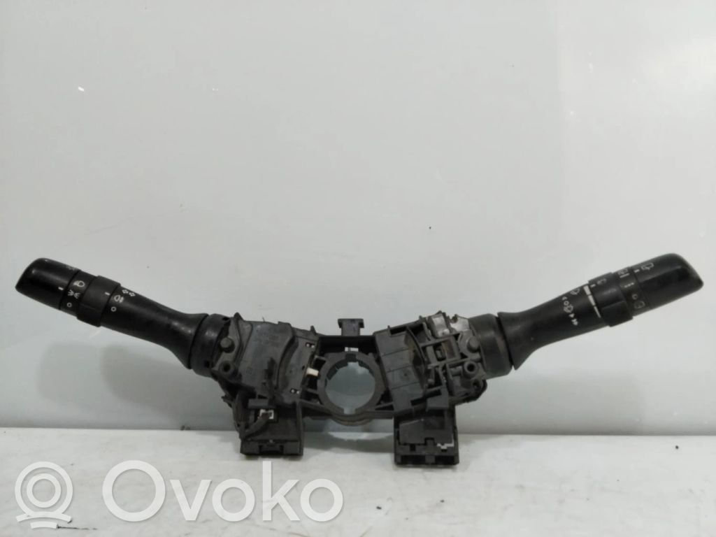 Toyota Yaris Interrupteur / bouton multifonctionnel 