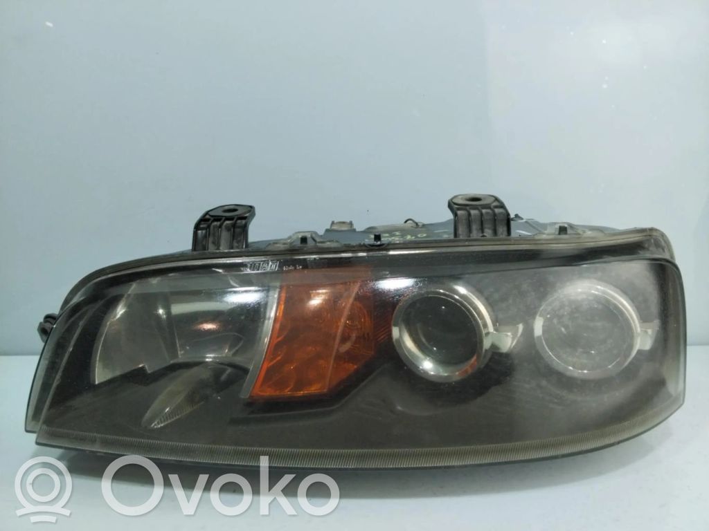 Fiat Punto (188) Faro/fanale