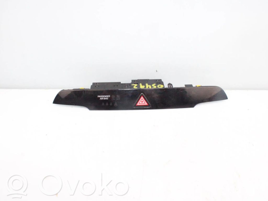 Comutator lumini pericol   93700D7000
