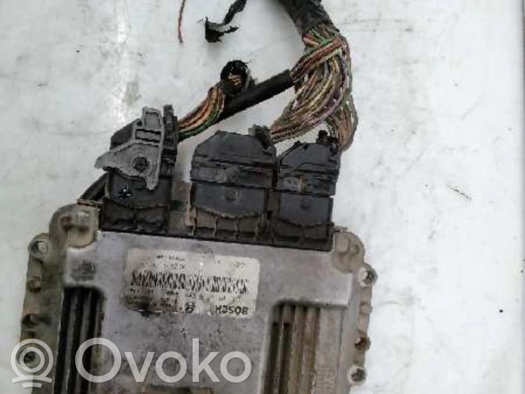 Unidad de control/módulo ECU del motor   0281011776