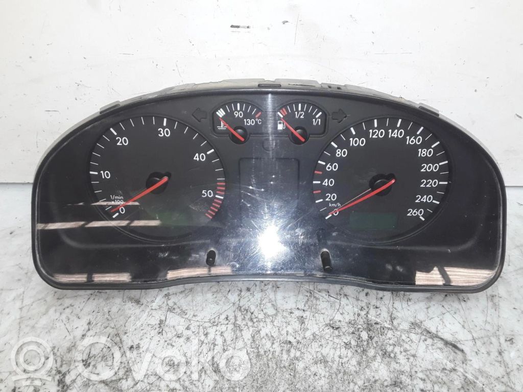 Volkswagen PASSAT Vitezometru (grup de instrumente) 