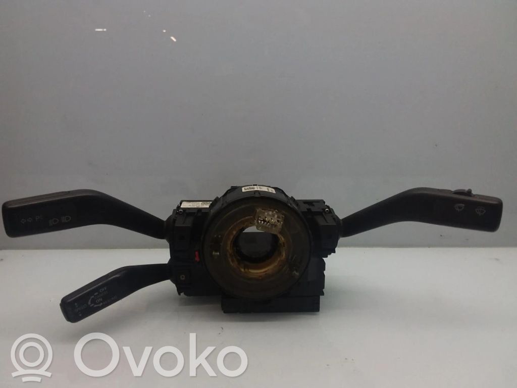 Volkswagen PASSAT Comutator/buton multifuncțional 