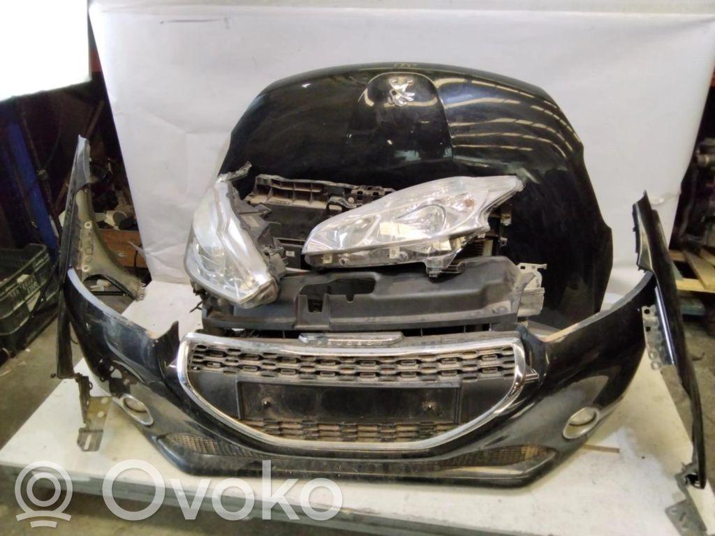 Peugeot 208 I Etukulmapaneeli 