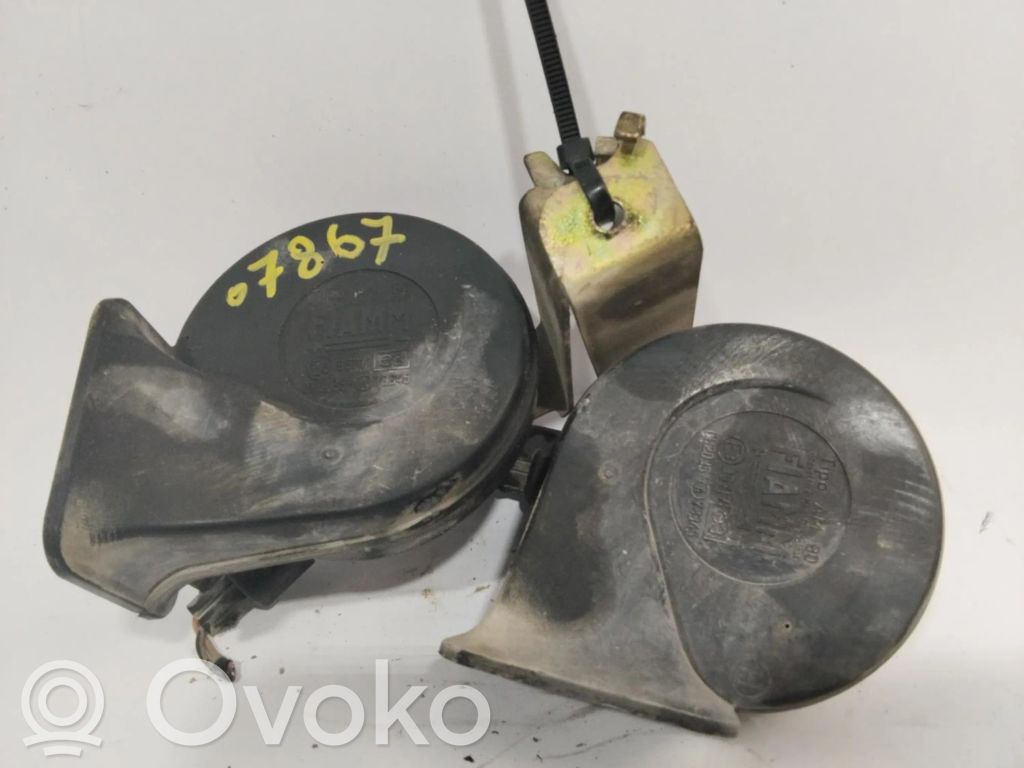 Relé del claxon   E335717