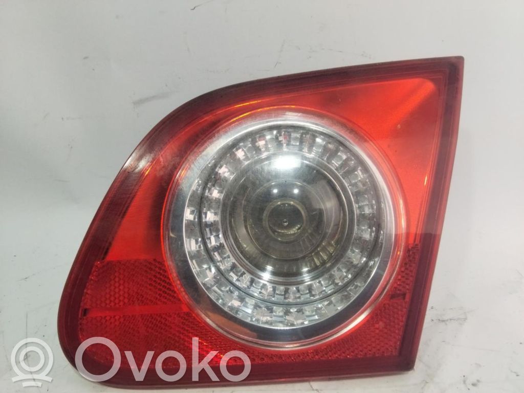 Volkswagen PASSAT Lampă spate în caroserie 
