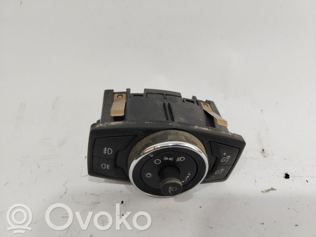 Light switch   AV1T13D061CB