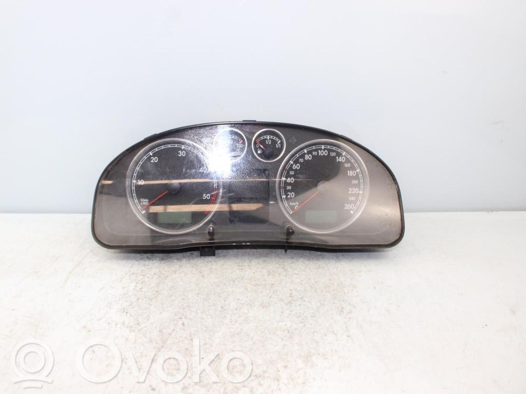 Volkswagen PASSAT Tachimetro (quadro strumenti)