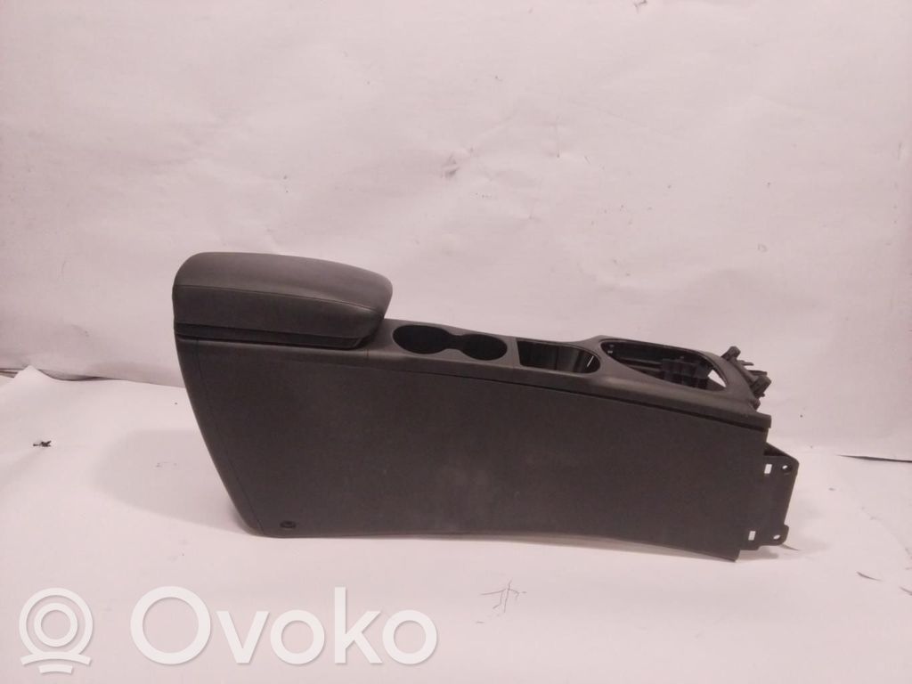 Nissan Qashqai Armlehne des Rücksitzes 