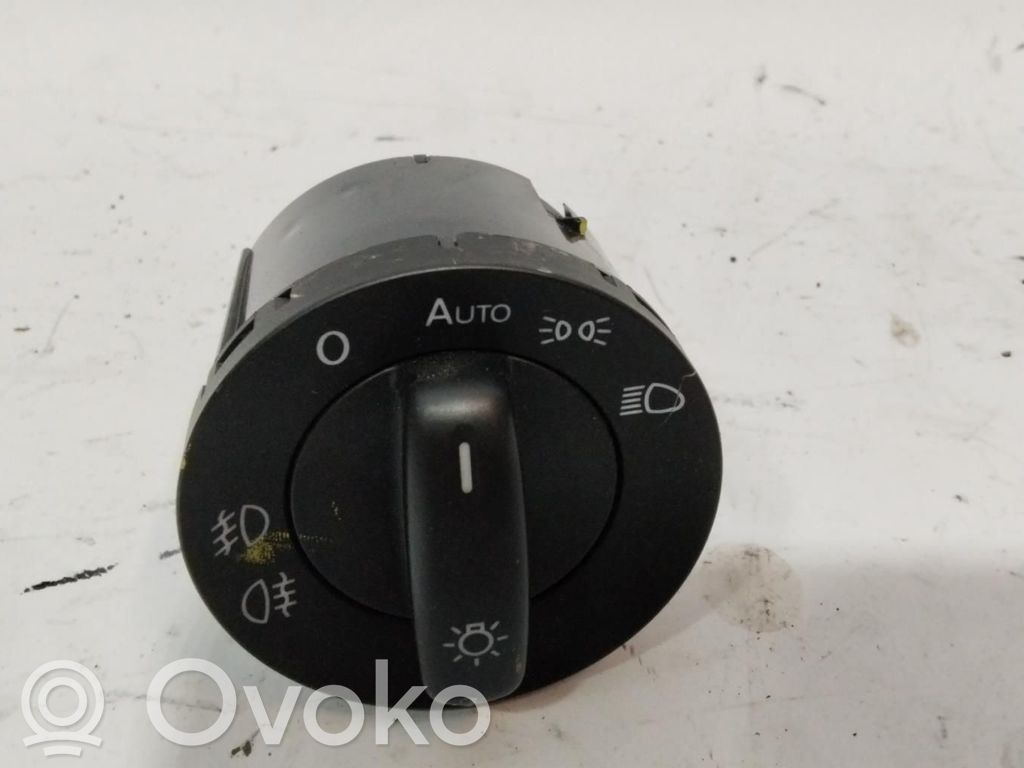 Volkswagen Golf V Przełącznik świateł 