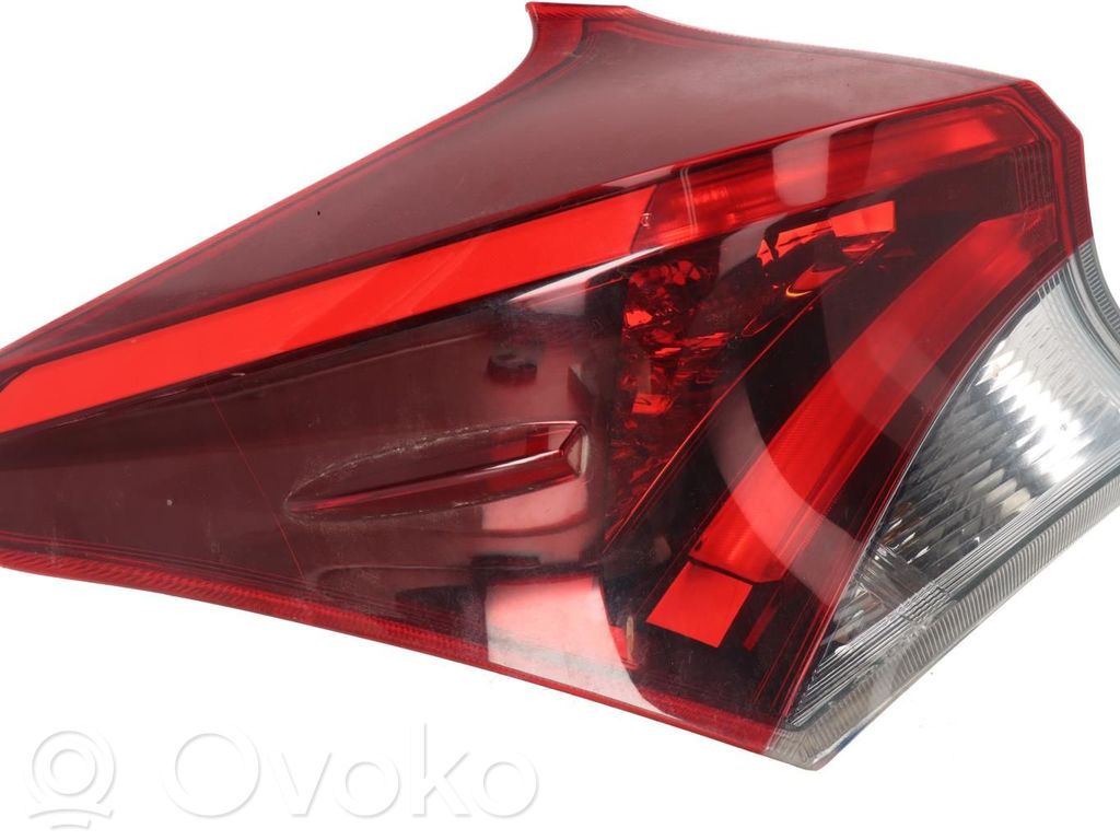Toyota Auris E180 Luci posteriori