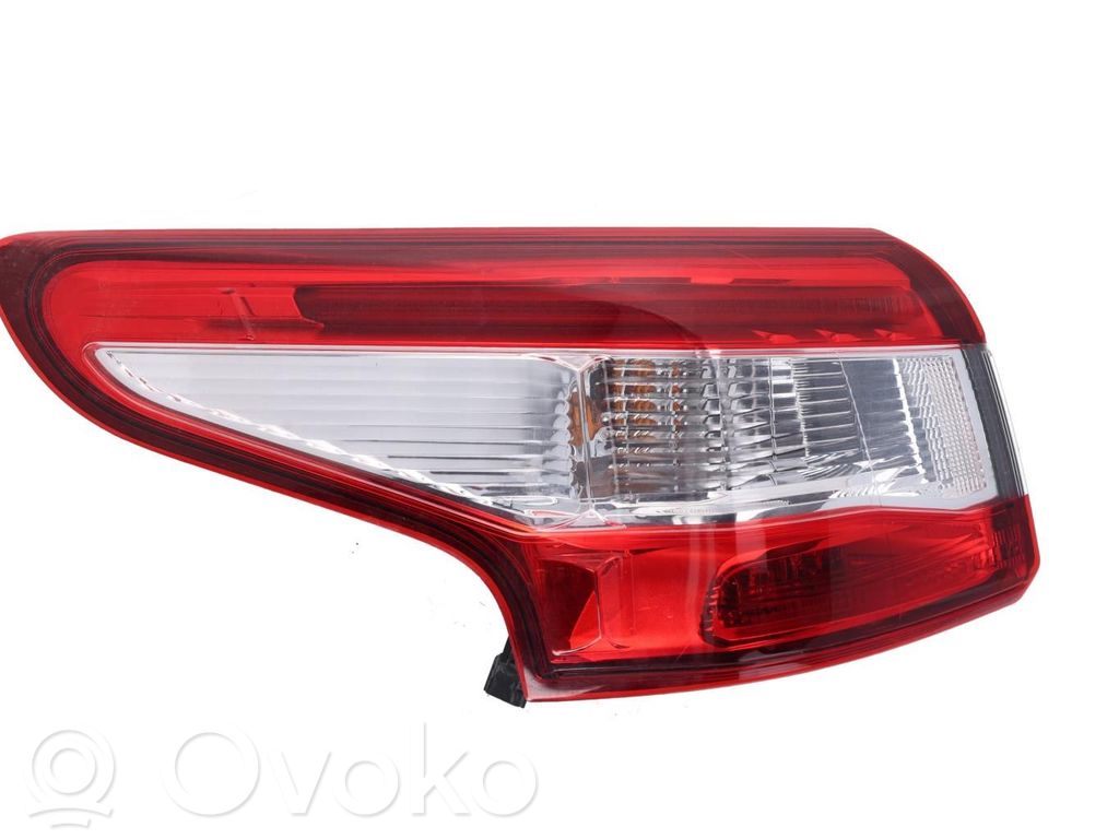 Nissan Qashqai Luci posteriori