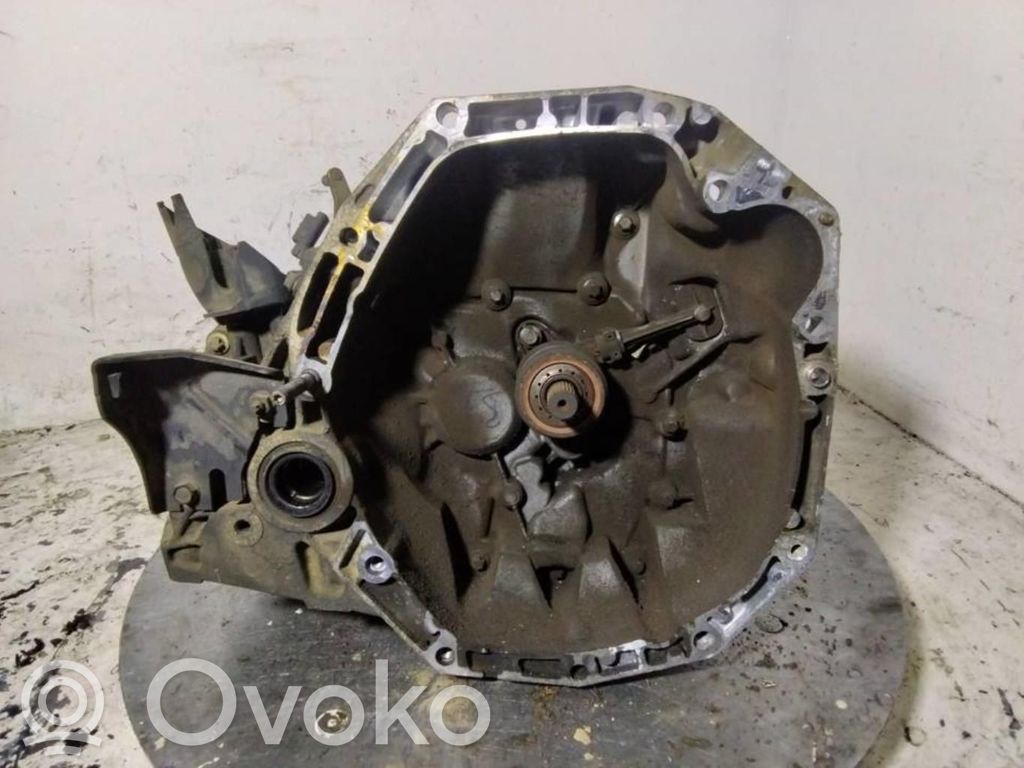 Renault Clio III Caja de cambios manual de 5 velocidades 