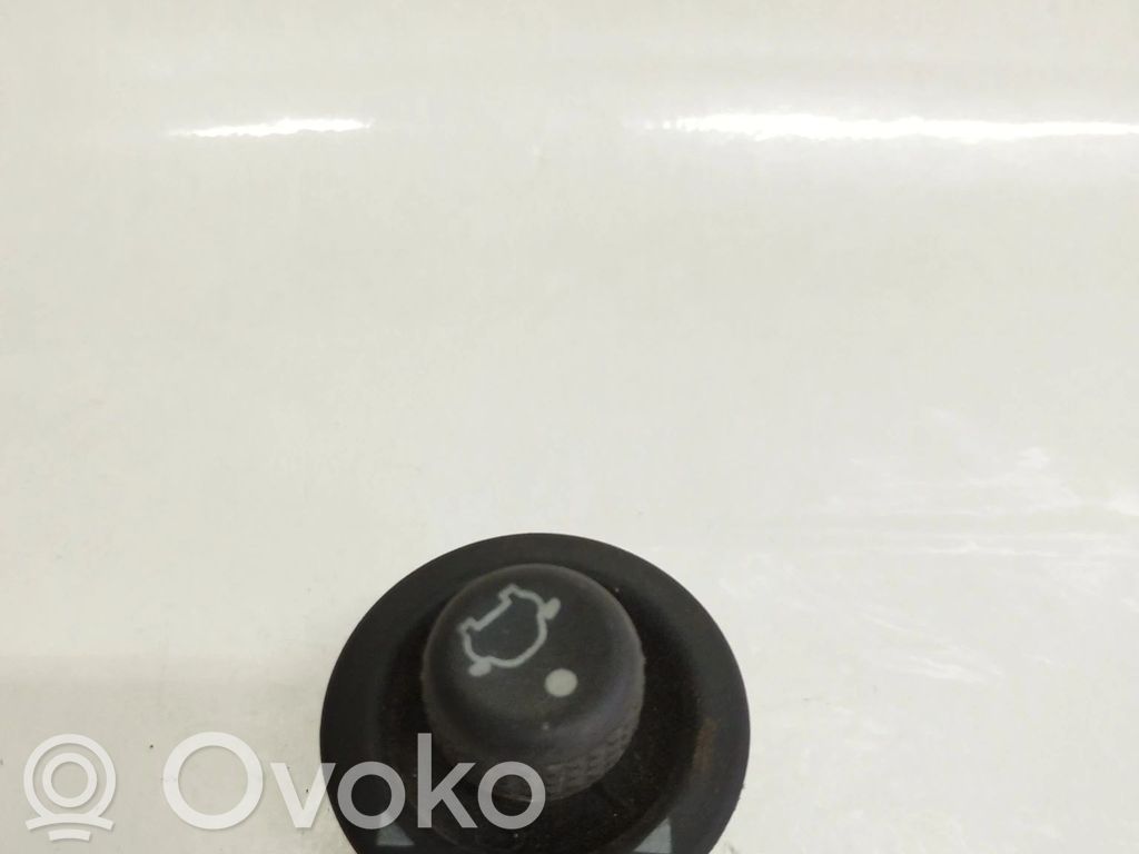 Включатель зеркал   93BG17B676BA