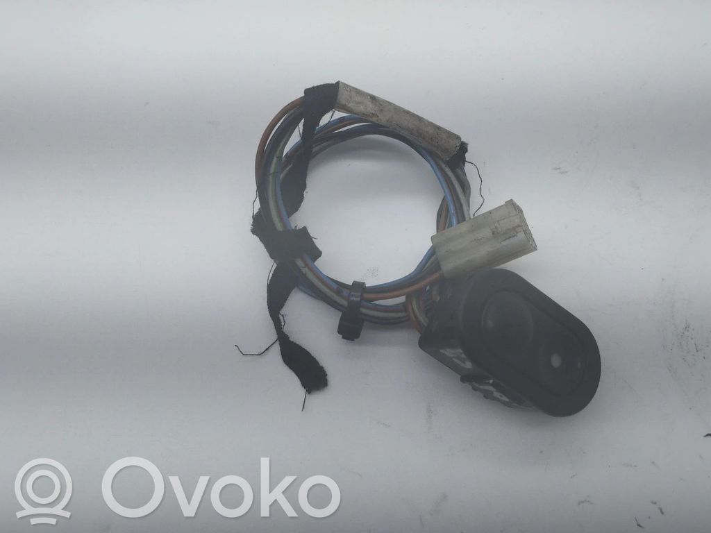 Opel Corsa B Interruptor del elevalunas eléctrico 