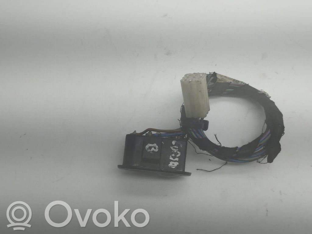 Opel Corsa B Interruptor del elevalunas eléctrico 