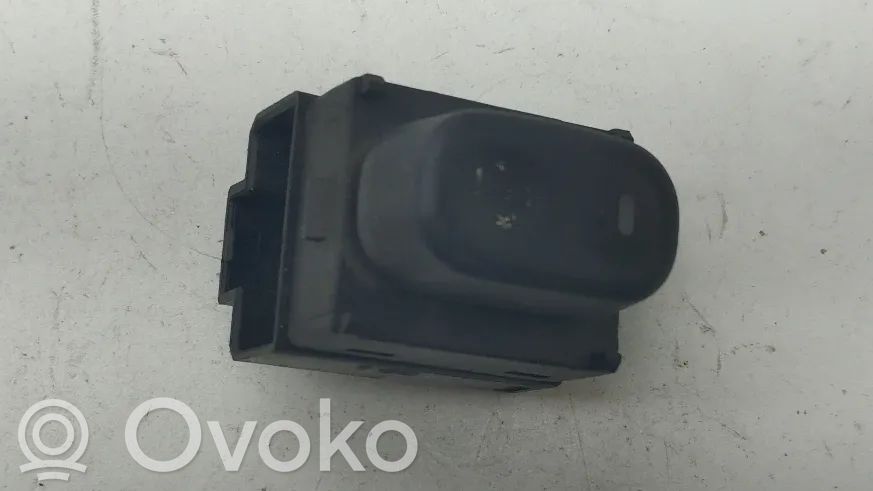 Nissan Terrano Electric window control switch 
