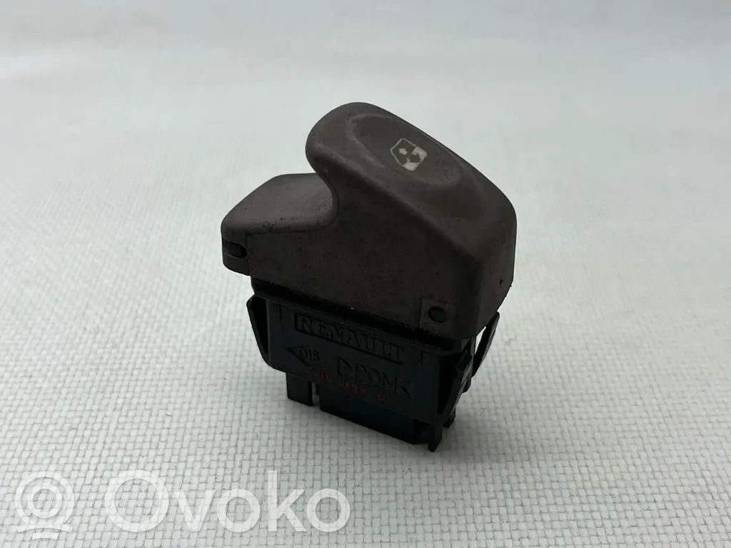Renault Twingo I Electric window control switch 