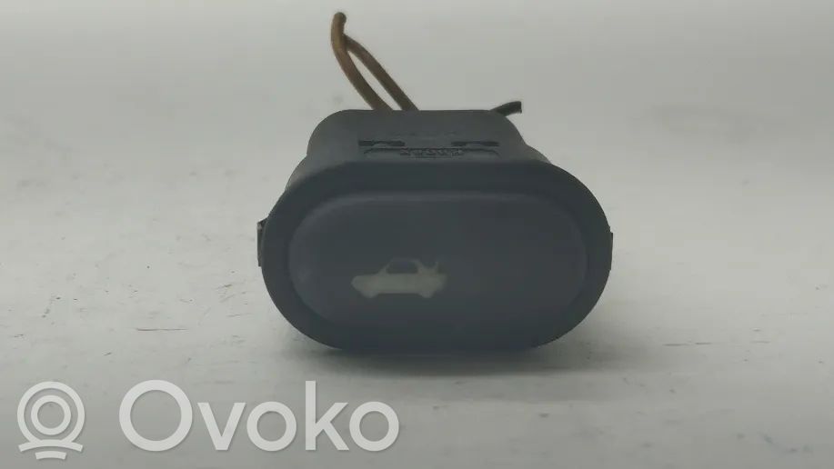 Ford Fiesta I Fuel tank opening switch 